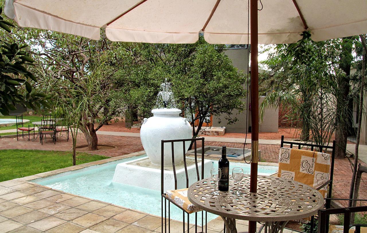 Village Boutique Hotel Otjiwarongo Exterior foto
