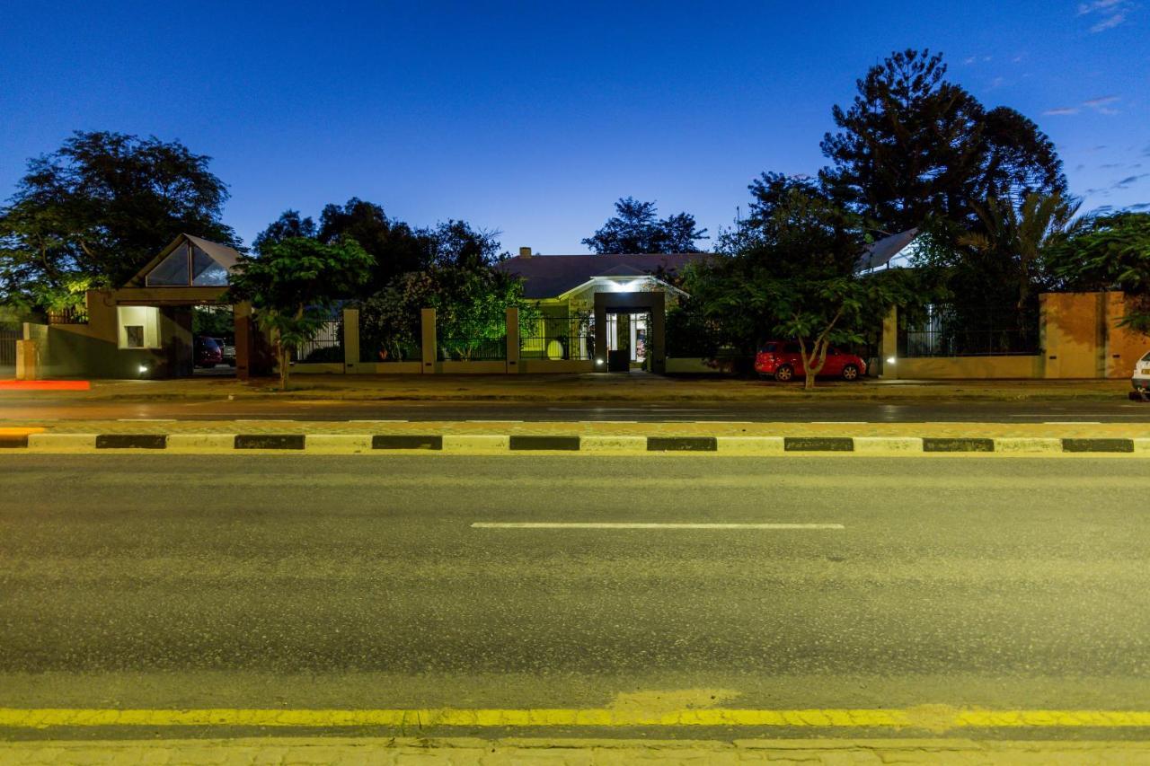 Village Boutique Hotel Otjiwarongo Exterior foto
